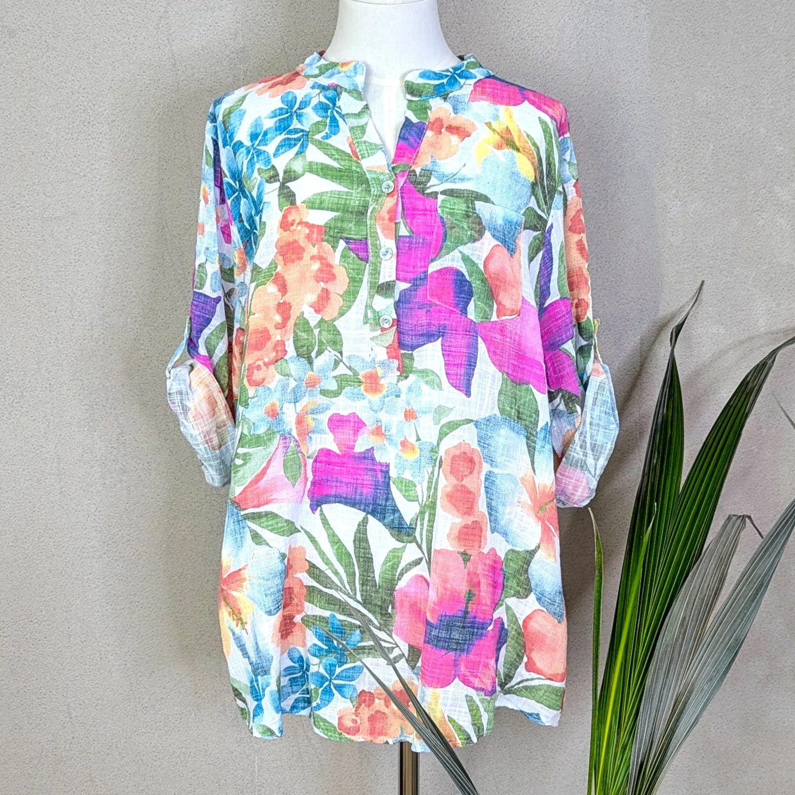 Collarless cotton shirt with bright flower print (M)