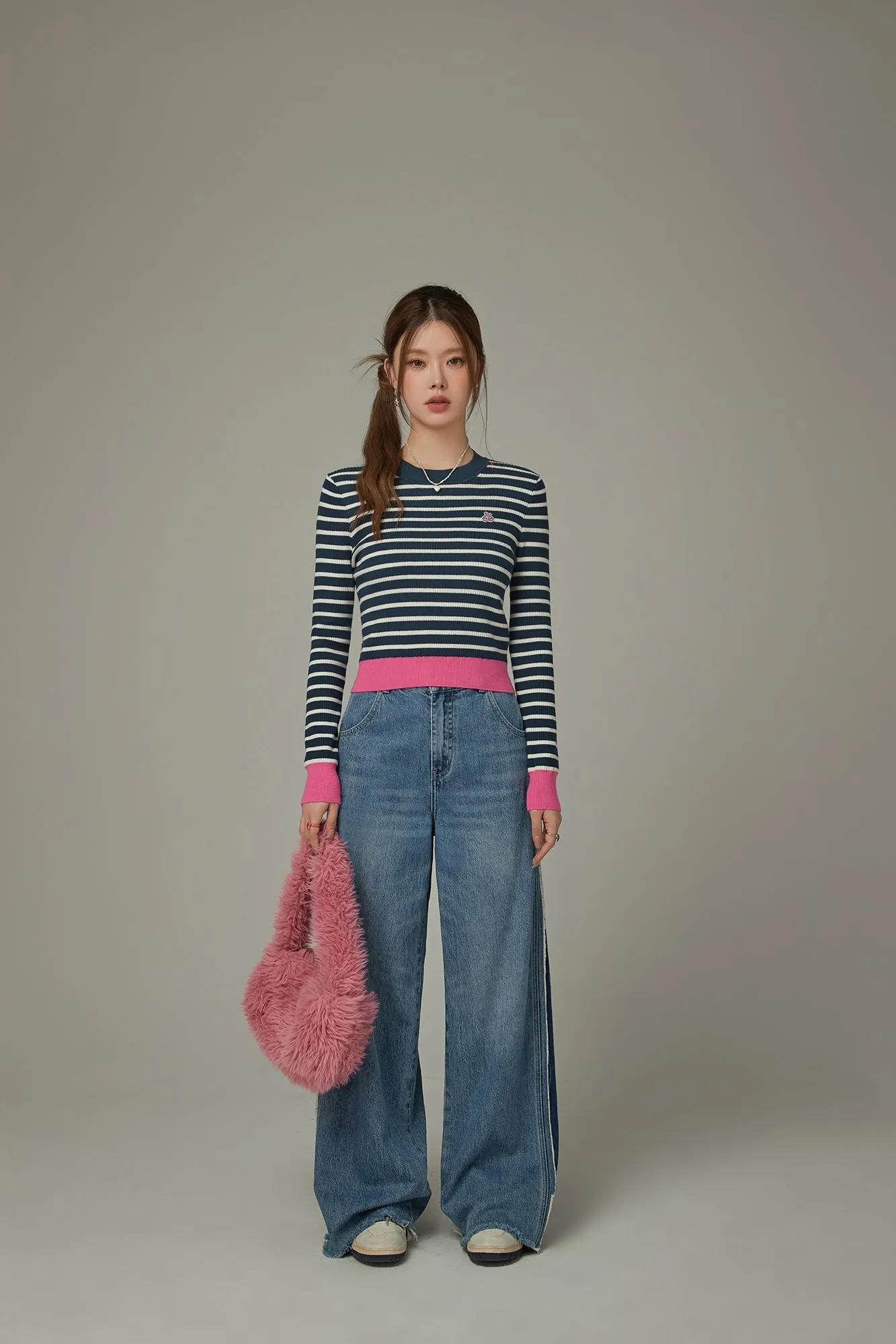 Color Lined Cropped Knit Top