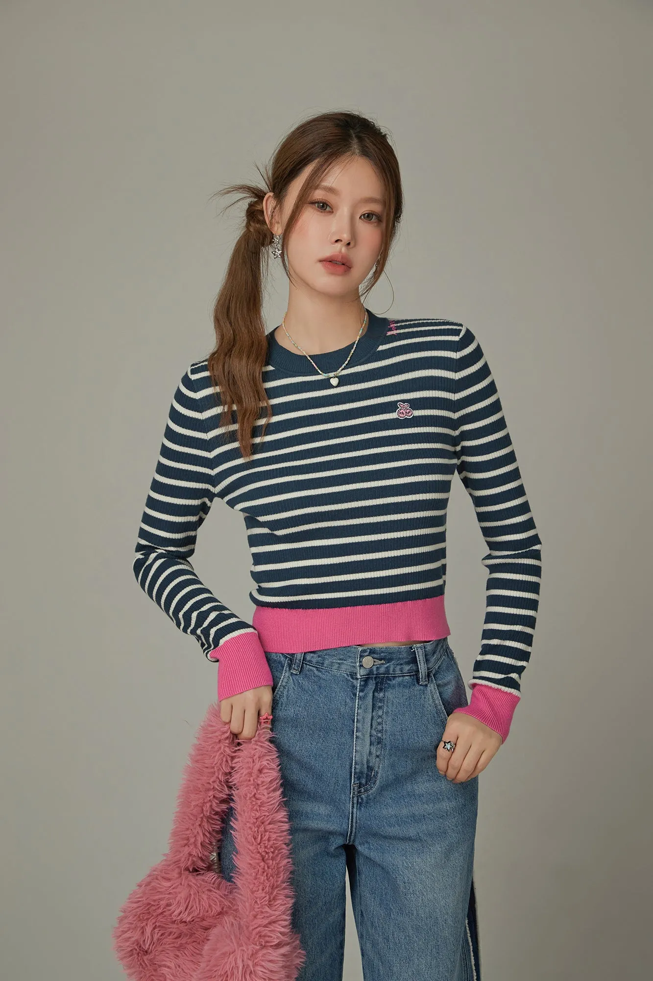 Color Lined Cropped Knit Top