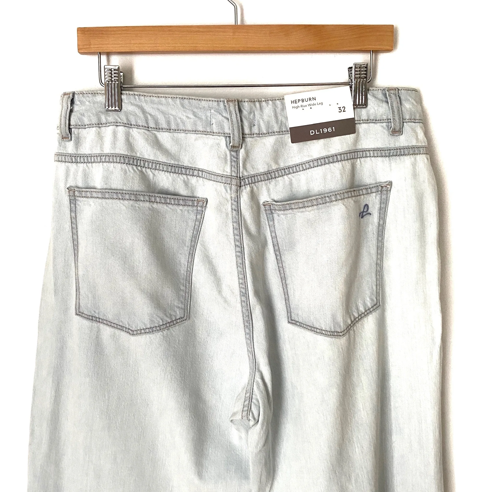 DL1961 Hepburn High-Rise Wide Leg Distressed Light Wash Jeans NWT- Size 32 (Inseam 25")