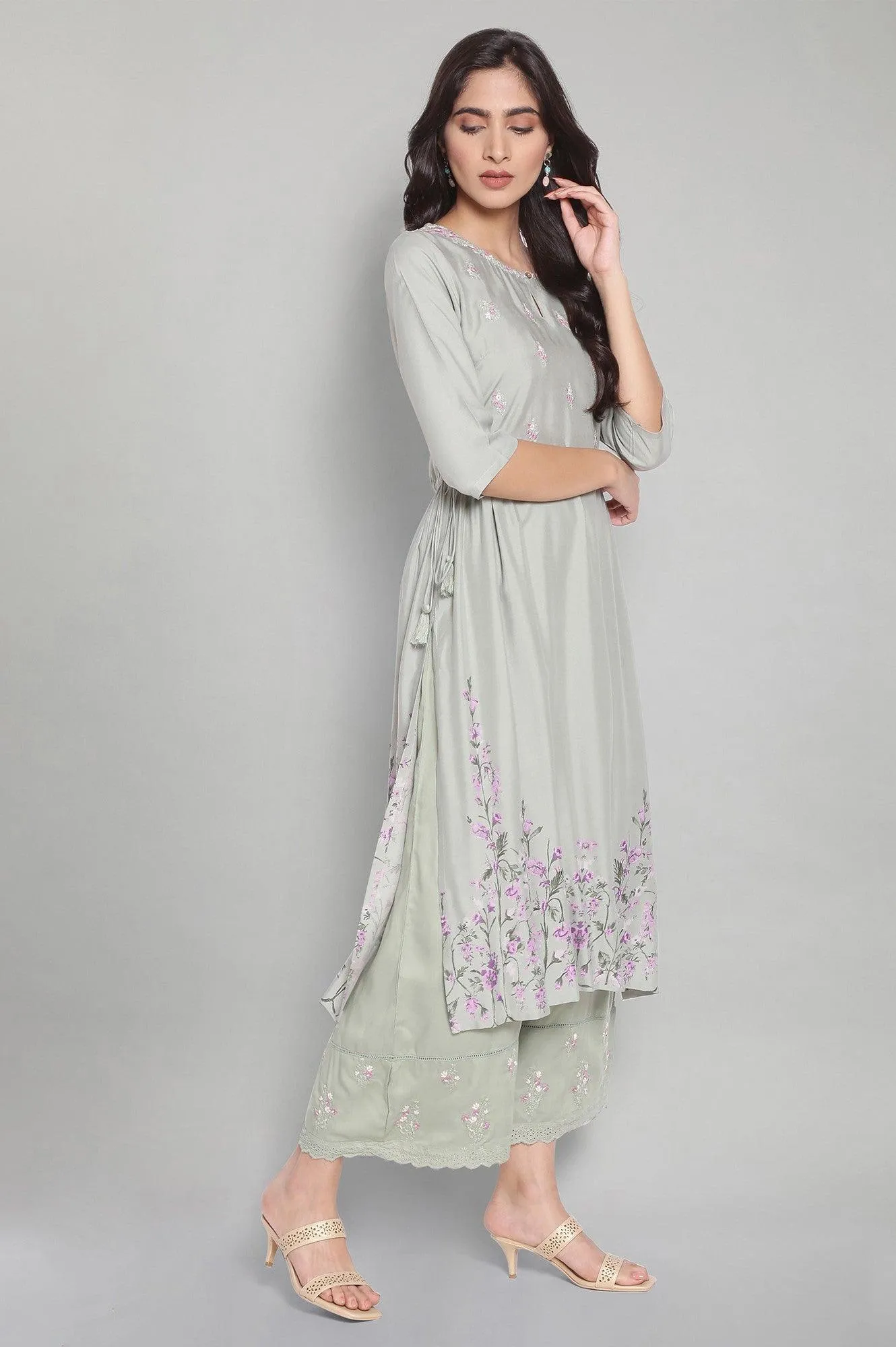 Green Embroidered Gathered kurta-Parallel Pants Set