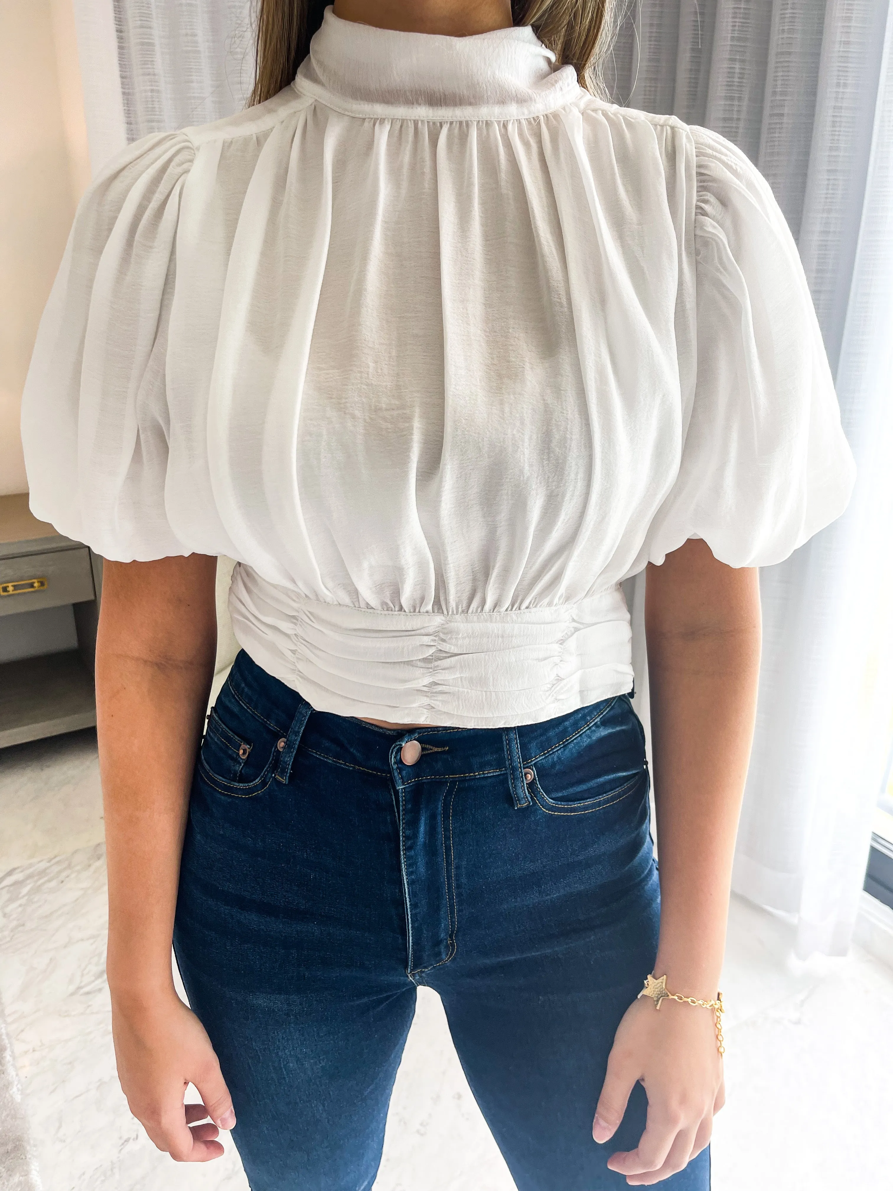 SOPHISTICATED CROP TOP