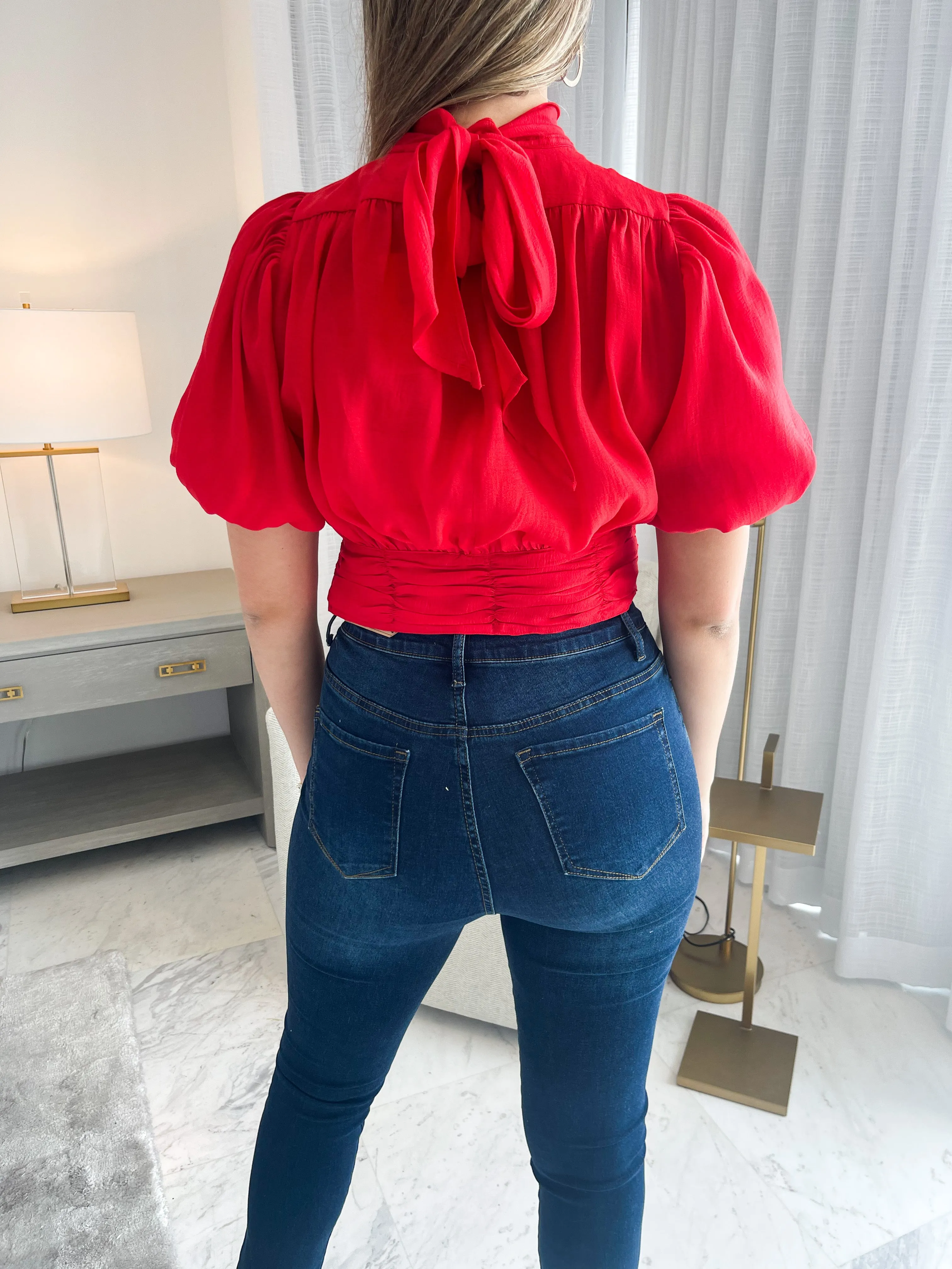 SOPHISTICATED CROP TOP