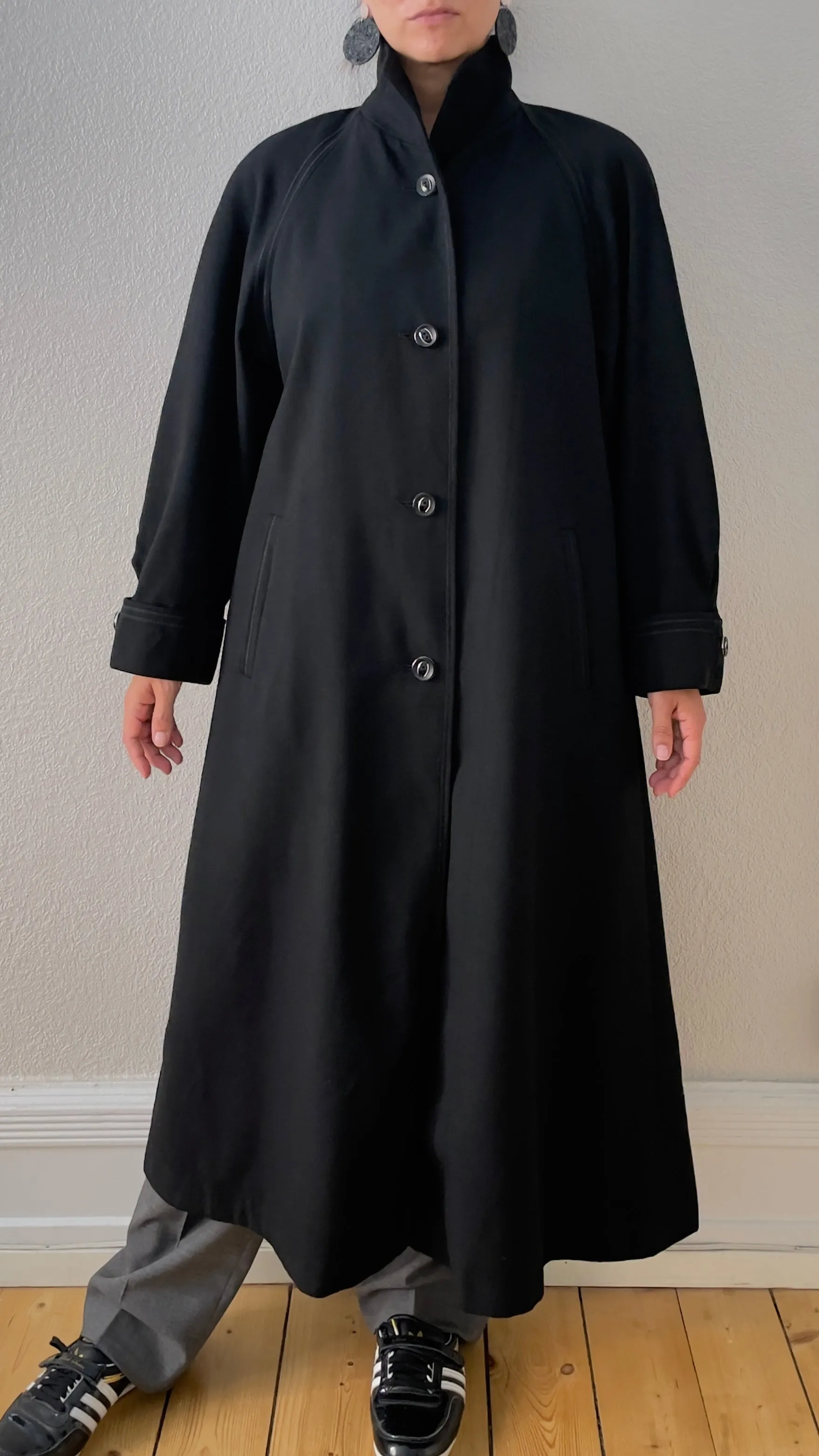 Vintage Black Coat - Kärner